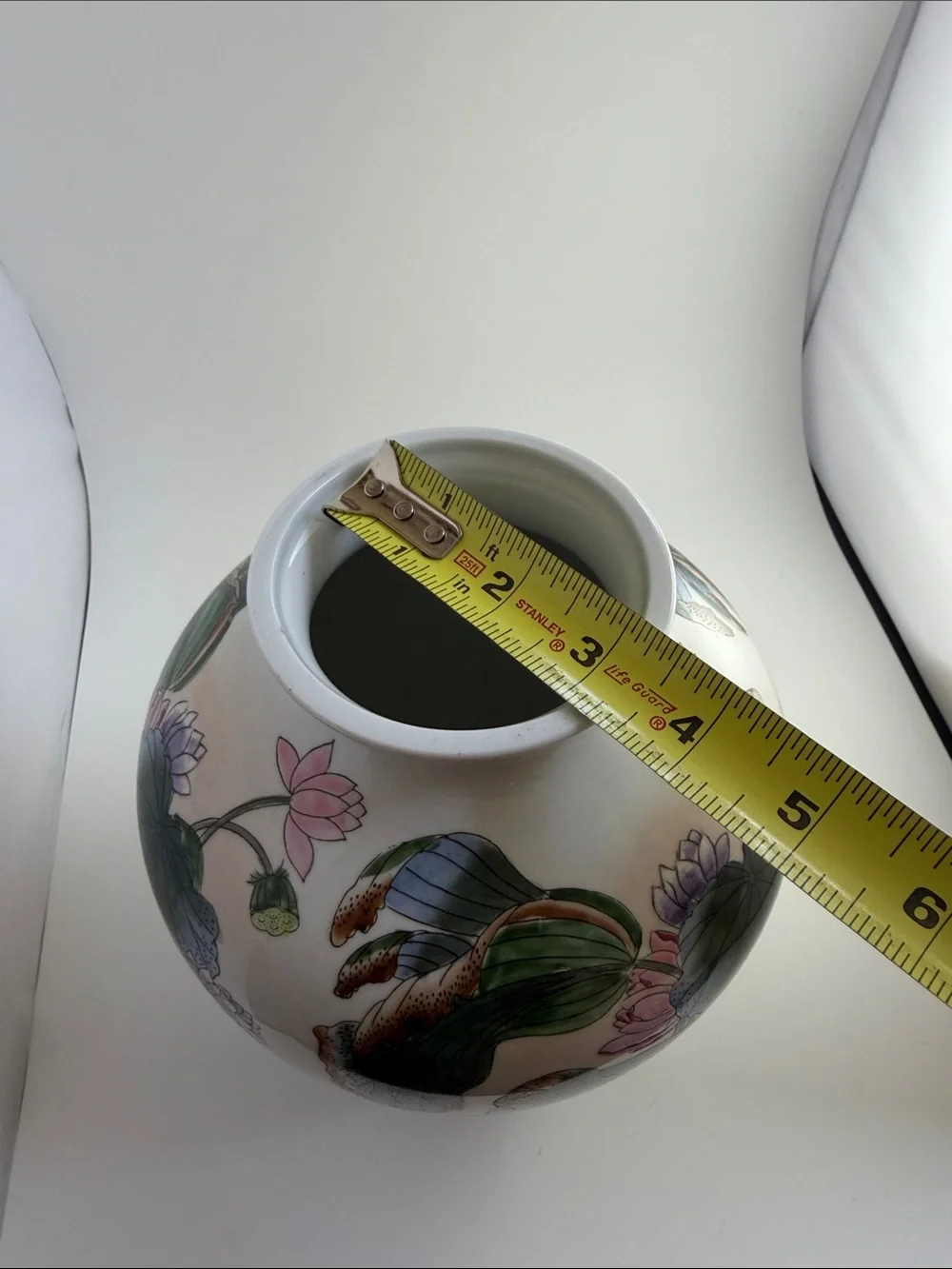 Vintage Macau Ginger Vase Lillies lotus flowers 9”